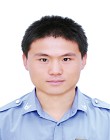 李震